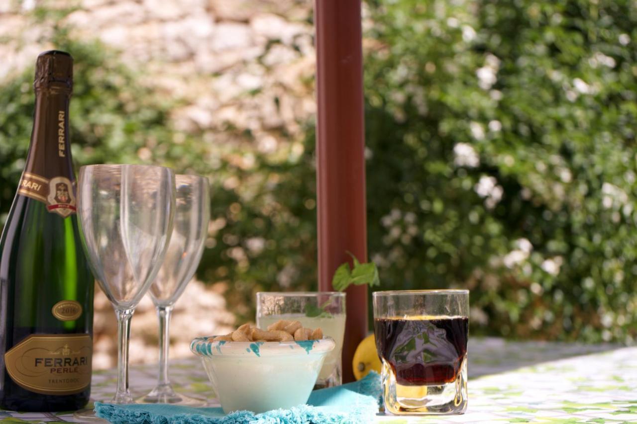אוסטוני Minicasa Nella Natura, Con Piscina A Due Passi מראה חיצוני תמונה