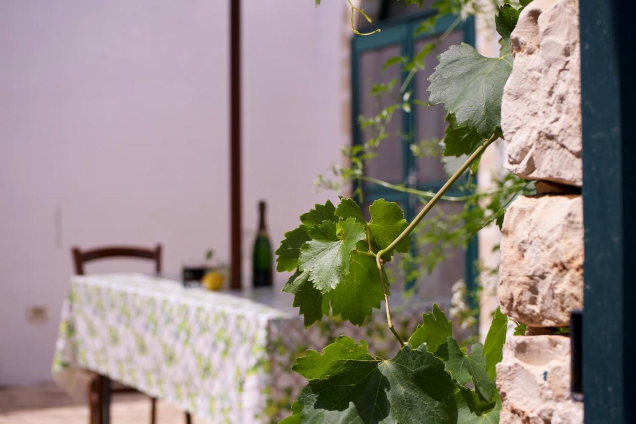 אוסטוני Minicasa Nella Natura, Con Piscina A Due Passi מראה חיצוני תמונה